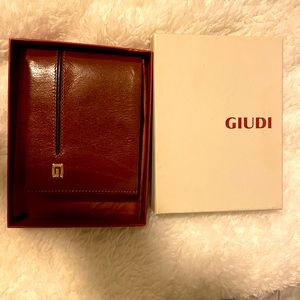 New in box Giudi Italian leather men’s wallet